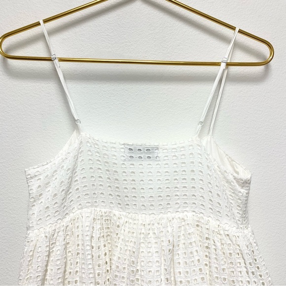UO Katrina Eyelet Lace Tiered Babydoll Ruffle Mini Dress Size 0 White‎ Sundress - Picture 10 of 13